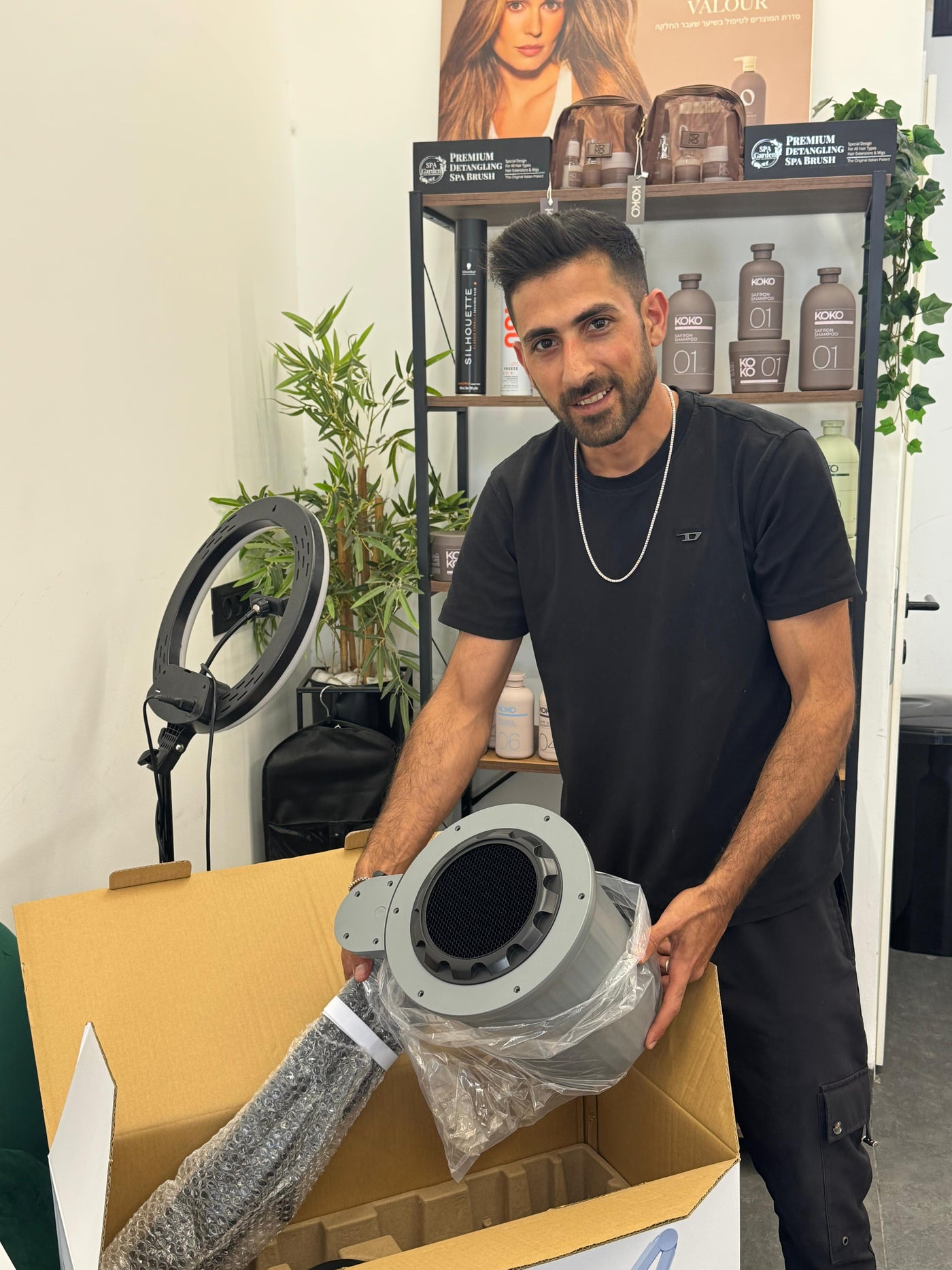 לידור עברו שבחר בבריאות שלו ושל לקוחותיו.